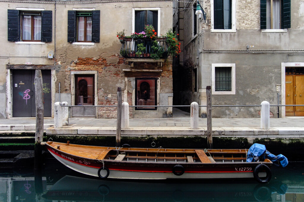 dareantonio-private parking- 1